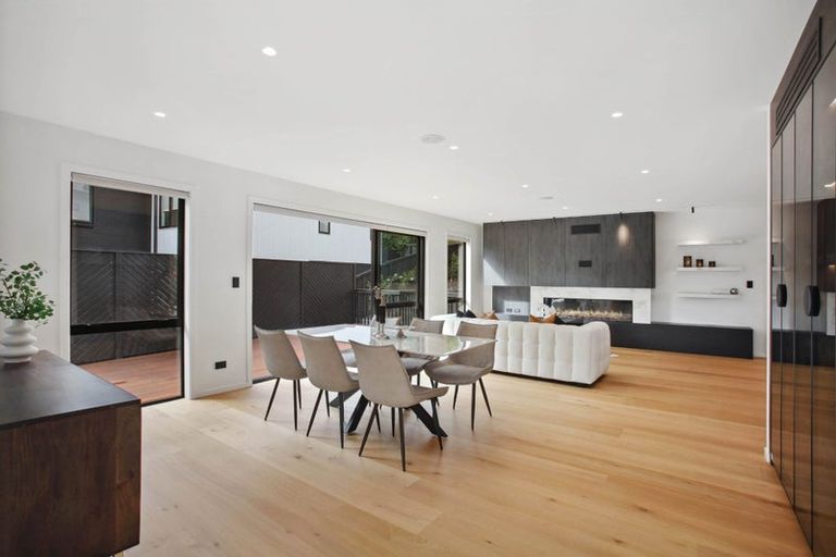 Photo of property in 28a Oliver Twist Avenue, Mellons Bay, Auckland, 2014