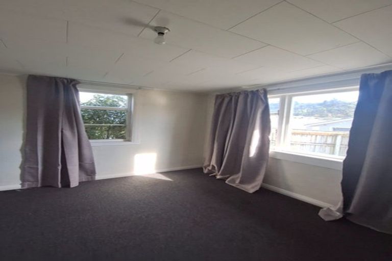 Photo of property in 88 Stokes Valley Road, Stokes Valley, Lower Hutt, 5019