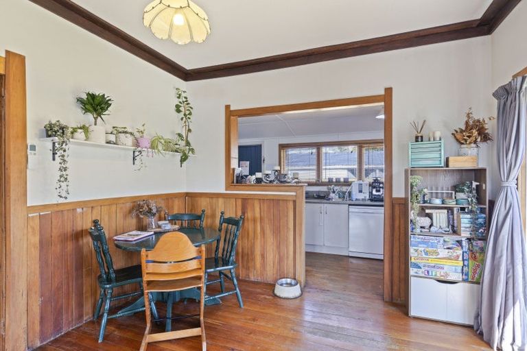 Photo of property in 15 Ngahere Street, Inglewood, 4330