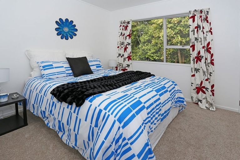 Photo of property in 17 Statesman Street, Henderson, Auckland, 0612