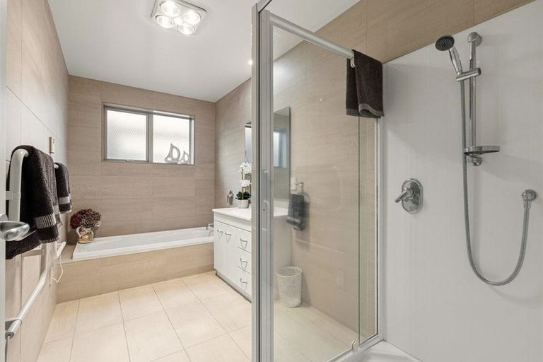 Photo of property in 33 Sylvan Street, Lake Hayes, Queenstown, 9304