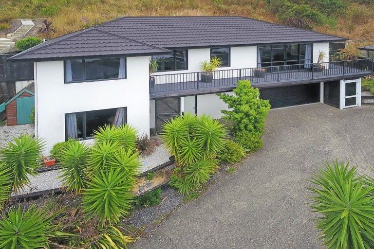 Photo of property in 35 Saint Lawrence Street, Toi Toi, Nelson, 7010