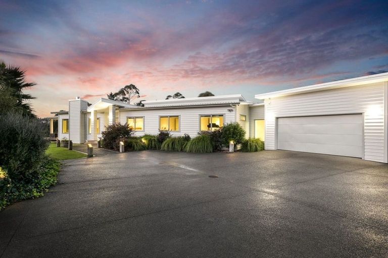 Photo of property in 1225 East Coast Road, Redvale, Albany, 0794