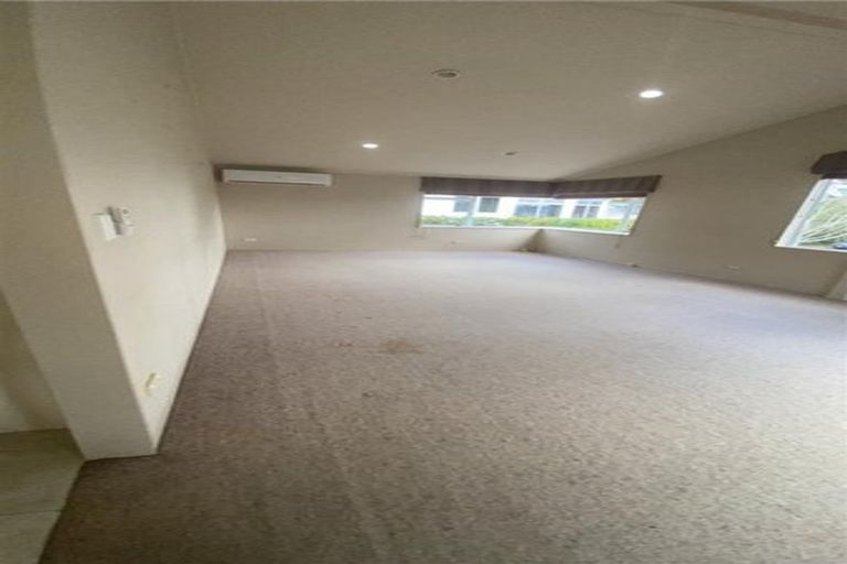 Photo of property in 4 Rimu Rise, Albany, Auckland, 0632