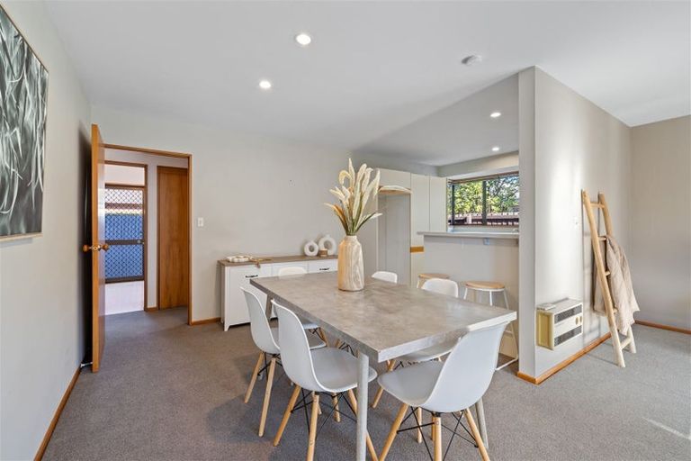 Photo of property in 4b Grassmere Street, Papanui, Christchurch, 8052