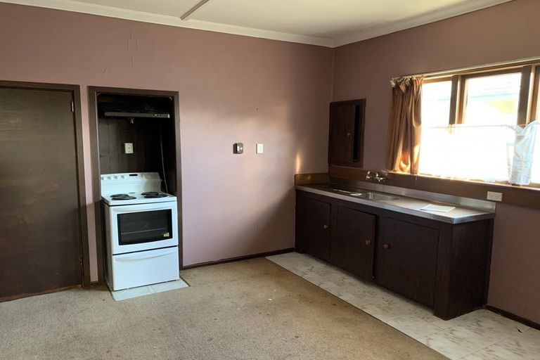 Photo of property in 98 Jenkin Street, Strathern, Invercargill, 9812