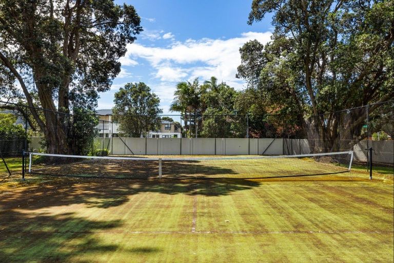 Photo of property in 15e Puriri Avenue, Orewa, 0931