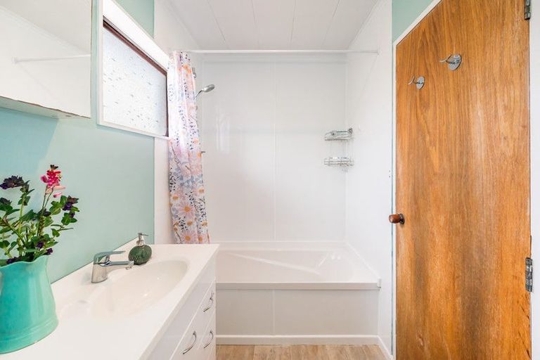 Photo of property in 4b Princeton Road, Raumati Beach, Paraparaumu, 5032