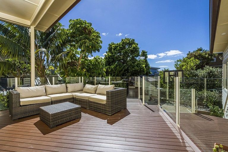 Photo of property in 25 Ocean View Road, Milford, Auckland, 0620
