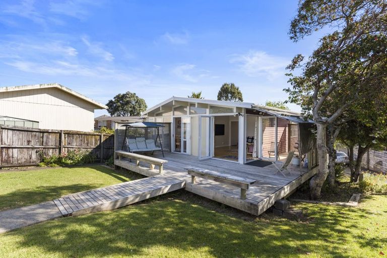 Photo of property in 4 Edgar Pearce Place, Howick, Auckland, 2014