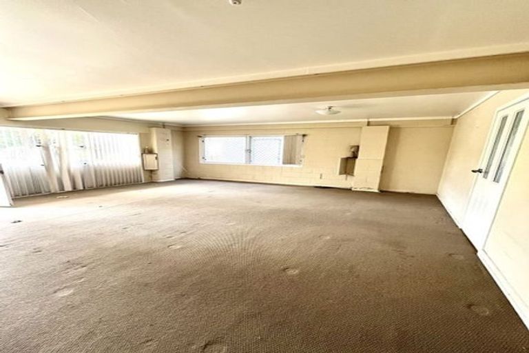 Photo of property in 27 Mirrabooka Avenue, Botany Downs, Auckland, 2010