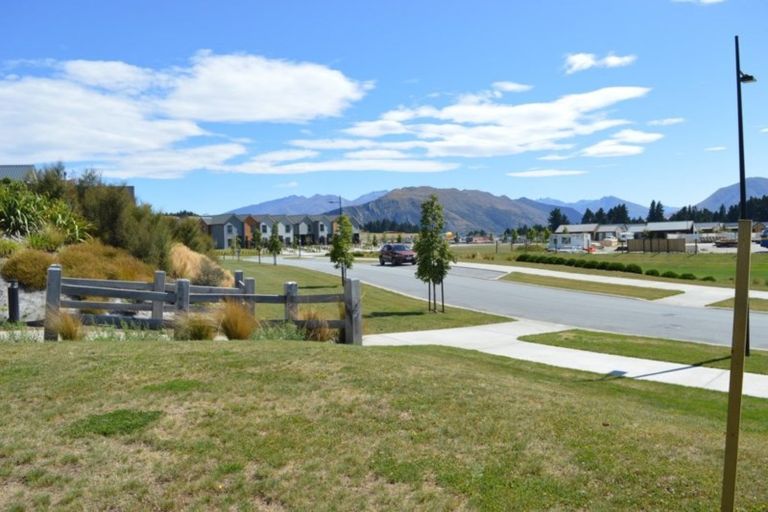Photo of property in 3 Cluden Crescent, Wanaka, 9305