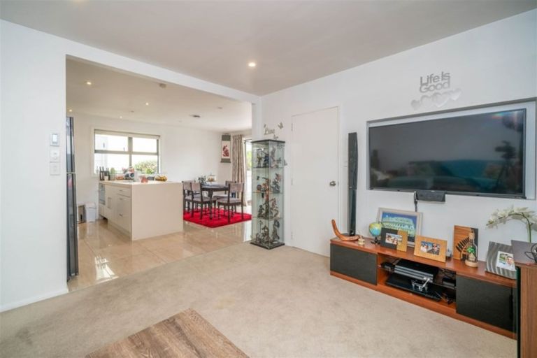 Photo of property in 1/111 Aikmans Road, Merivale, Christchurch, 8014