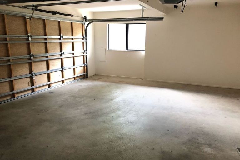 Photo of property in 54a Hattaway Avenue, Bucklands Beach, Auckland, 2012