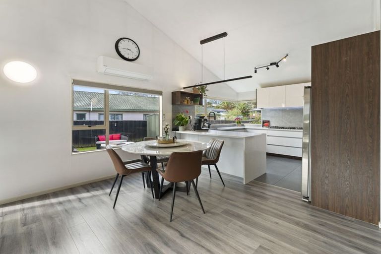 Photo of property in 75 Kamara Road, Glen Eden, Auckland, 0602