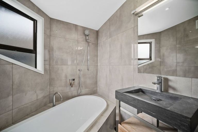 Photo of property in 1/45 Princes Street, Northcote Point, Auckland, 0627