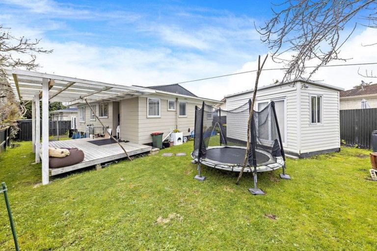 Photo of property in 1/13 Mon Desir Place, Manurewa, Auckland, 2102