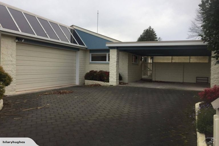 Photo of property in 55 Glenharrow Avenue, Avonhead, Christchurch, 8042