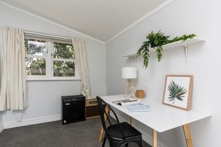 Photo of property in 12 Kent Street, Carterton, 5713