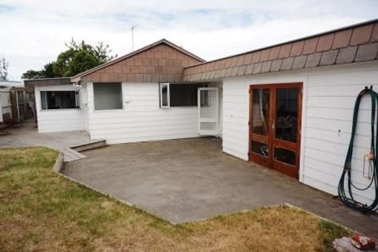 Photo of property in 22 Broadway Avenue, Waikuku Beach, 7473