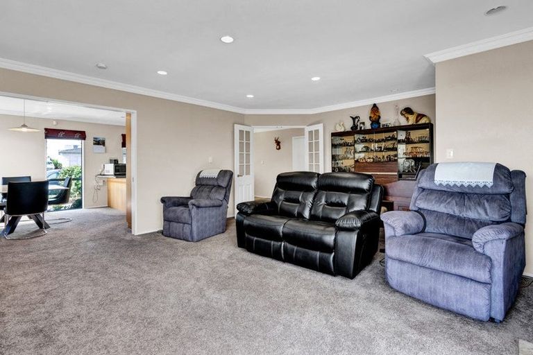 Photo of property in 20 Kellyville Heights, Merrilands, New Plymouth, 4312