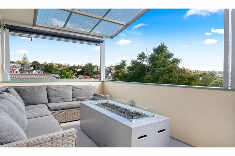 Photo of property in 42 Velma Road, Hillcrest, Auckland, 0627