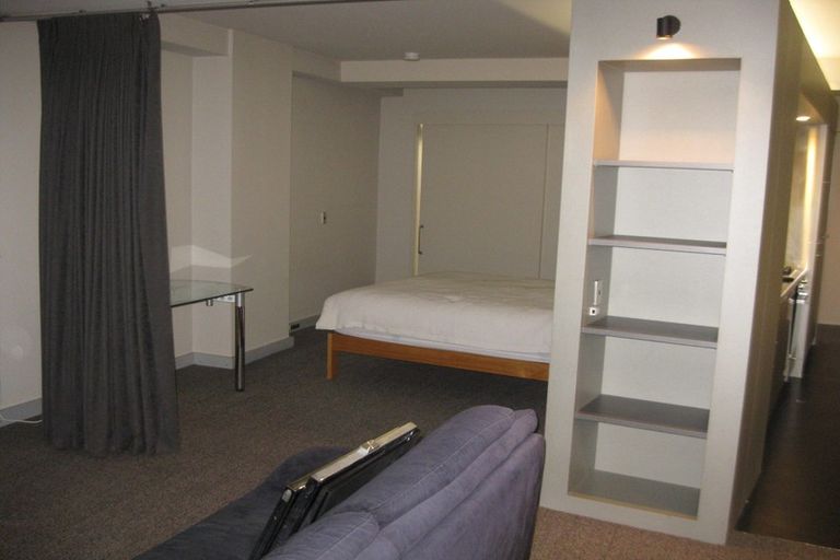 Photo of property in Gerondis Bldg Apartments, 406/60 Willis Street, Wellington Central, Wellington, 6011