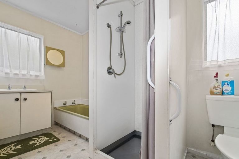 Photo of property in 33 Pohutukawa Drive, Owhata, Rotorua, 3010