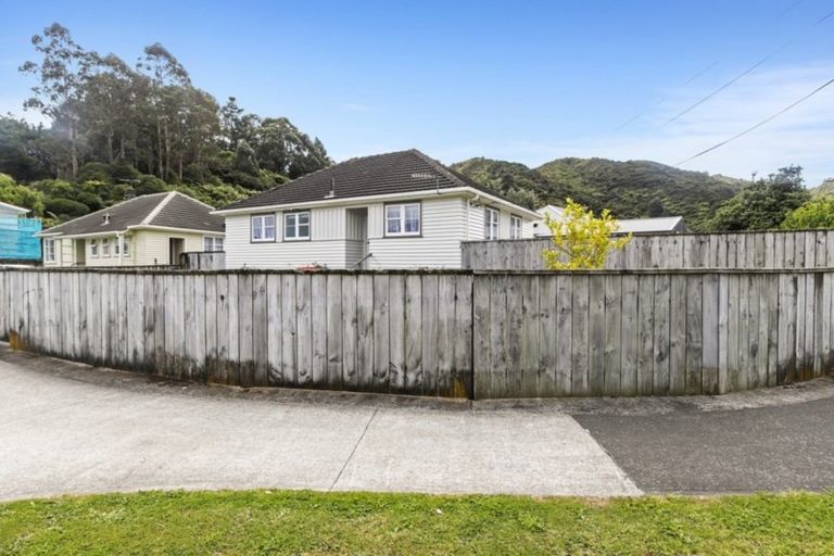 Photo of property in 101 Kowhai Street, Naenae, Lower Hutt, 5011