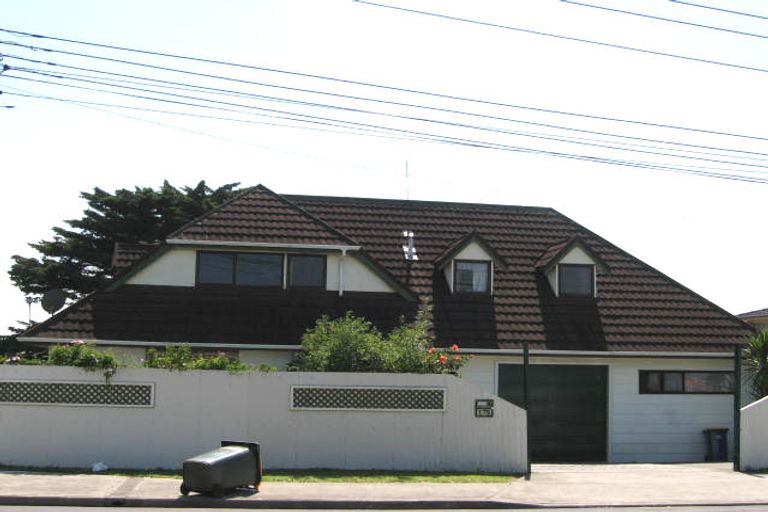 Photo of property in 175 Carlisle Road, Northcross, Auckland, 0632
