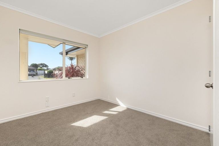 Photo of property in 142 Evans Road, Papamoa Beach, Papamoa, 3118