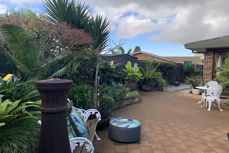 Photo of property in 8a Heron Place, Maunu, Whangarei, 0110