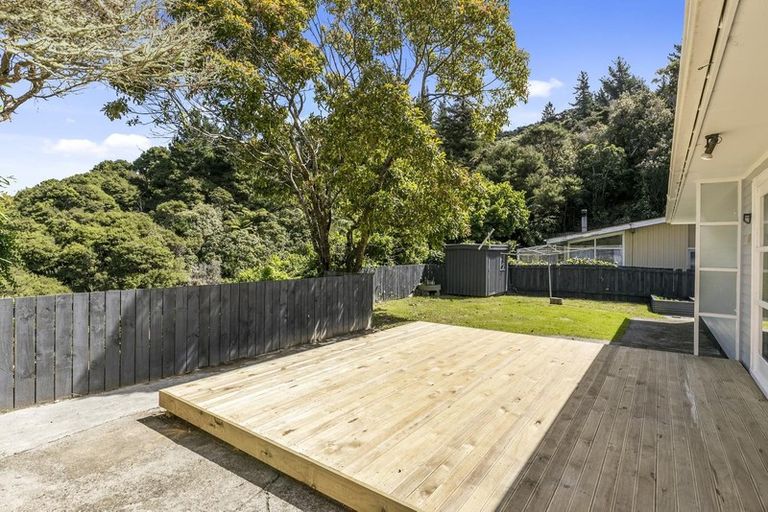 Photo of property in 9 Gribble Grove, Stokes Valley, Lower Hutt, 5019