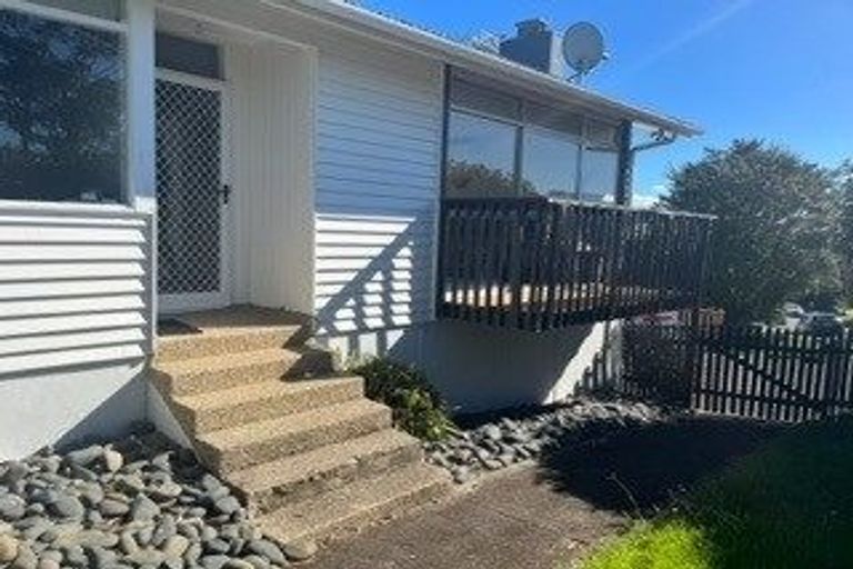 Photo of property in 27 Sunhill Road, Sunnyvale, Auckland, 0612