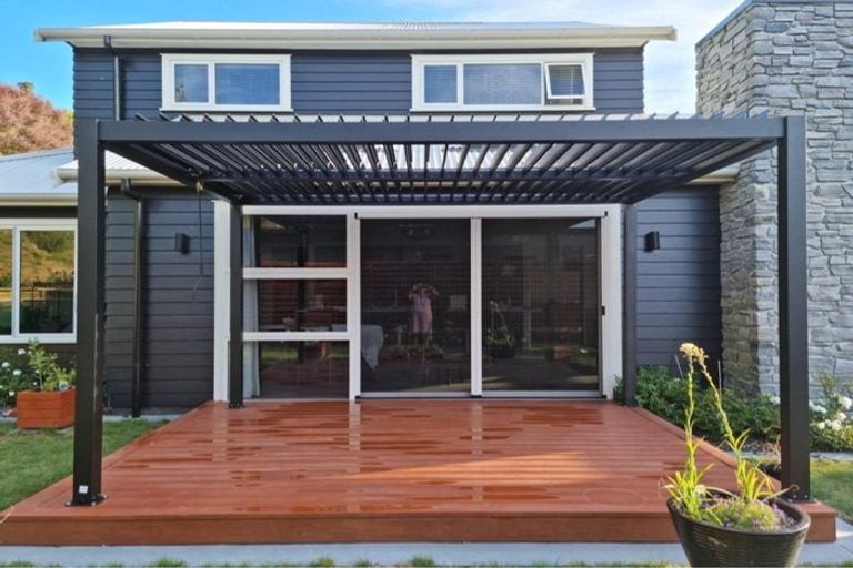 Photo of property in 5 Okoare Lane, Ferndale, New Plymouth, 4310