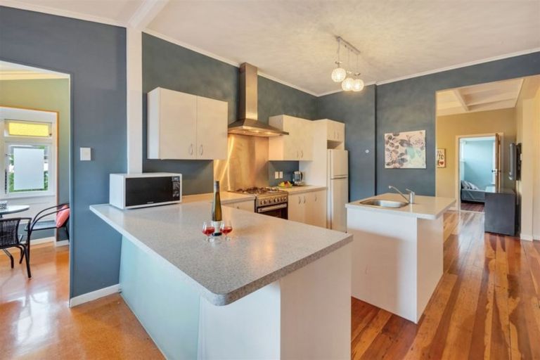 Photo of property in 48 Lynwood Road, New Lynn, Auckland, 0600