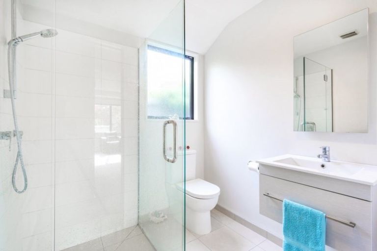 Photo of property in 109a Memorial Avenue, Burnside, Christchurch, 8053