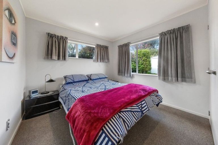 Photo of property in 2/25 Keswick Close, Northpark, Auckland, 2013