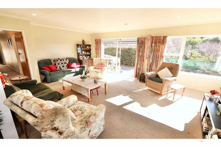 Photo of property in 69 Main North Road, Geraldine, 7930