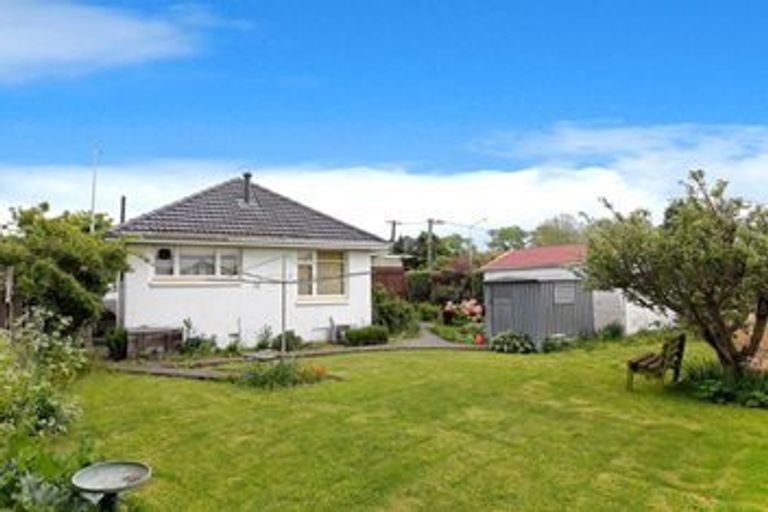 Photo of property in 11 Curletts Road, Sockburn, Christchurch, 8042