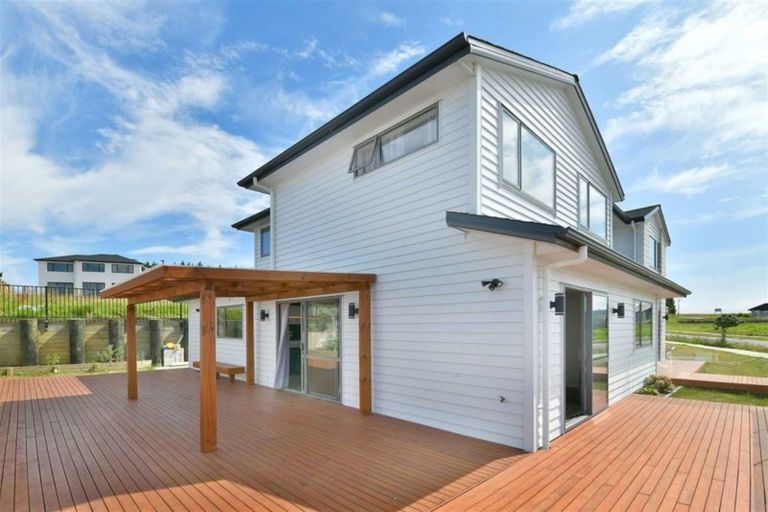 Photo of property in 19 Resolution Drive, Gulf Harbour, Whangaparaoa, 0930