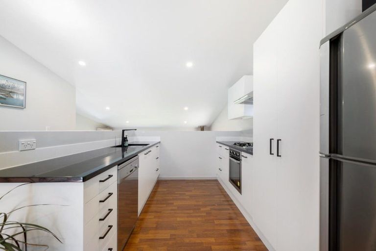 Photo of property in 14a Mckerrow Place, Sunshine Bay, Queenstown, 9300