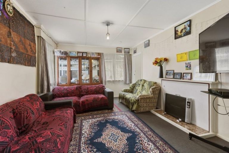 Photo of property in 17 Strand Crescent, Naenae, Lower Hutt, 5011