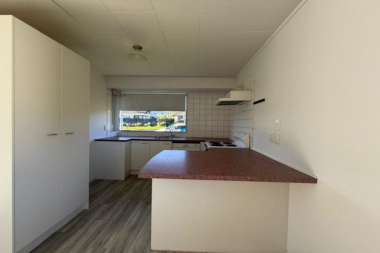 Photo of property in 2 Seaway Road, Clarks Beach, 2122