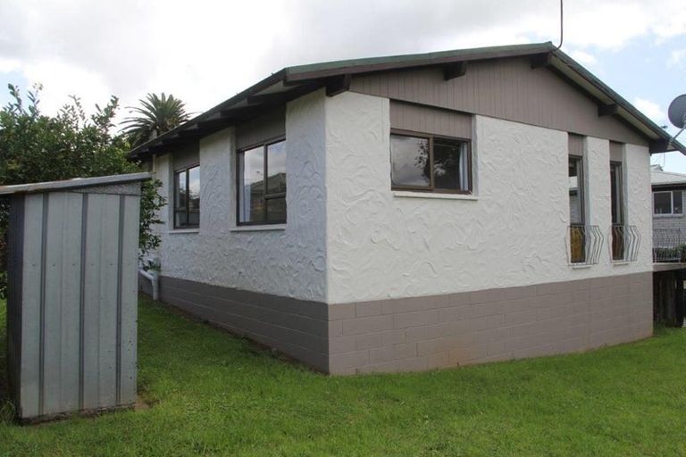 Photo of property in 116b Wellington Street, Pukekohe, 2120