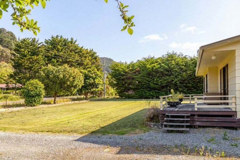 Photo of property in 16 Mclaughlin Drive, Tinui, Masterton, 5889