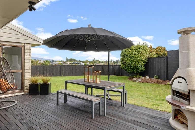 Photo of property in 13 Tamati Place, Merrilands, New Plymouth, 4312