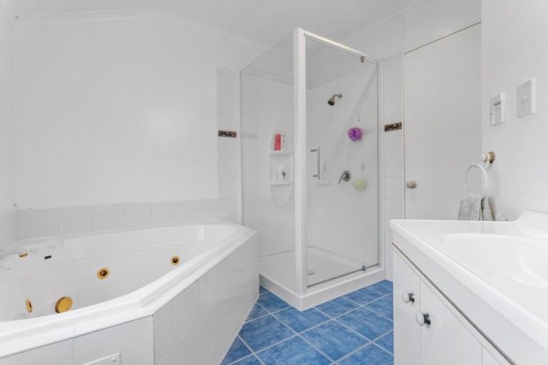 Photo of property in 21 The Glebe, Coastlands, Whakatane, 3120