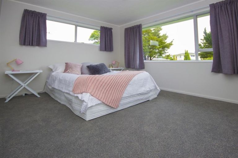 Photo of property in 8 Carbery Place, Manurewa, Auckland, 2102