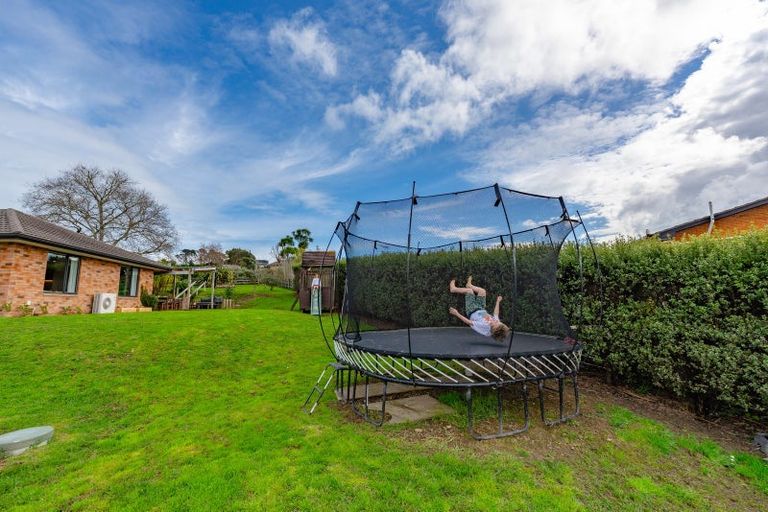 Photo of property in 5 Gavinike Place, Waimauku, 0812